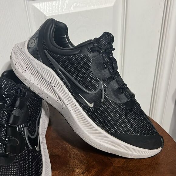 ? NIKE Zoom Winflo 8 Shield  Black/Gray/White DC3727-001 Men\'s Sz 8 - EXCELLENT main image 8